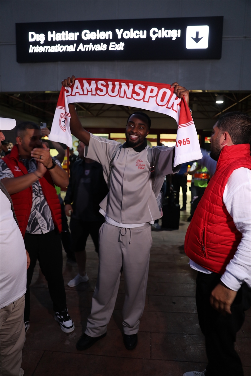 Samsunspor'un Heyecan Verici Transfer Hamlesi: Antoine Makoumbou Şehre Ayak Bastı