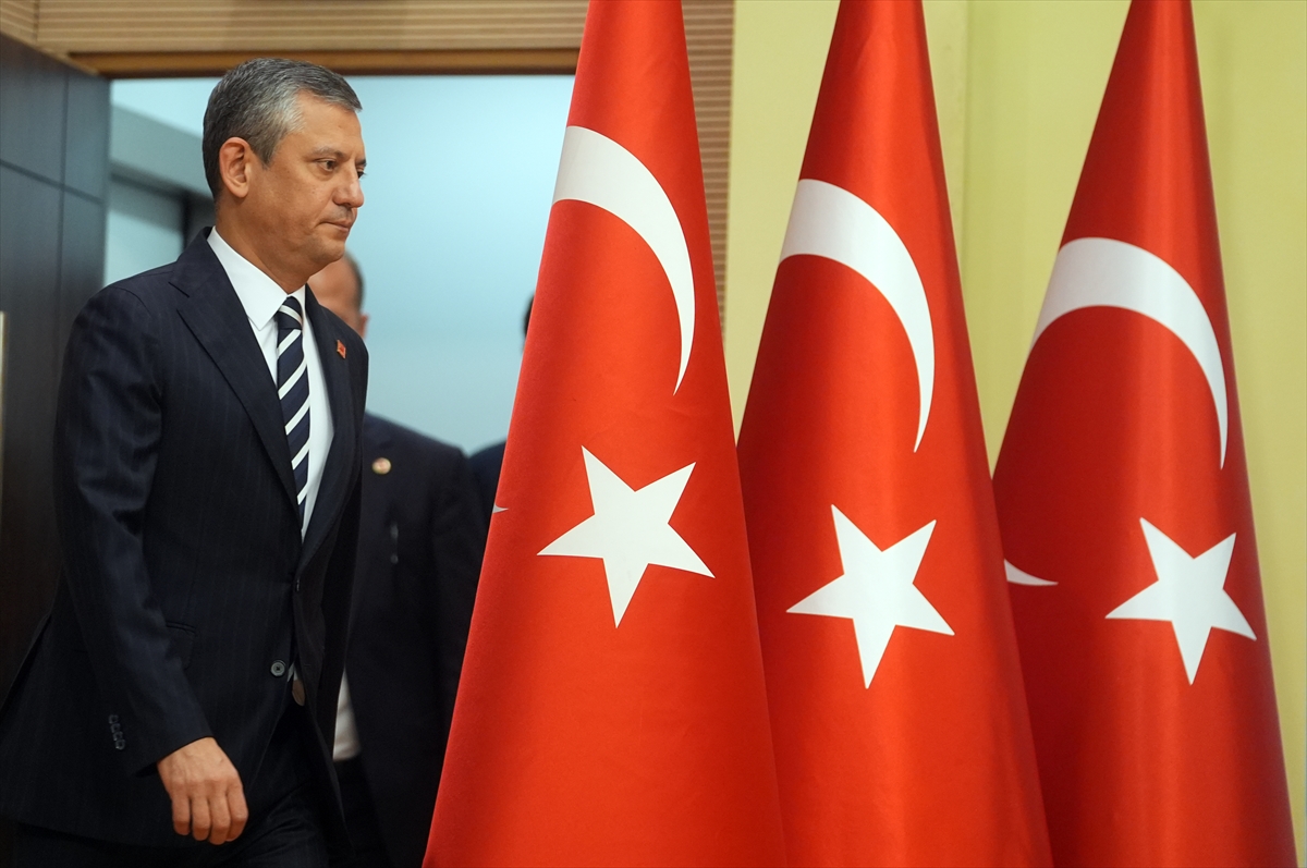 Özgür Özel'den Yolsuzluk İddialarına Sert Yanıt