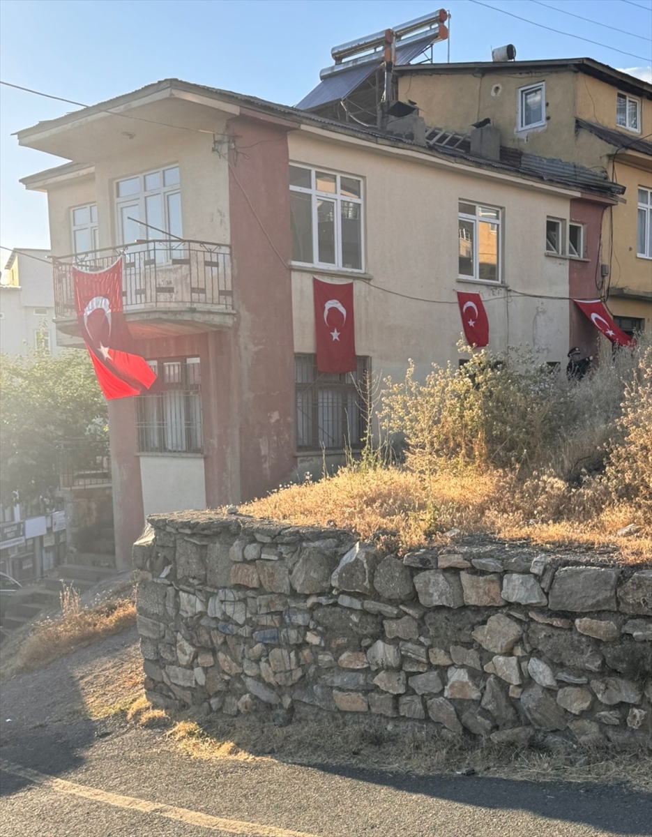 Şehit Astsubay Akdoğan'ın Ailesine Malatya'da Taziye Ziyareti