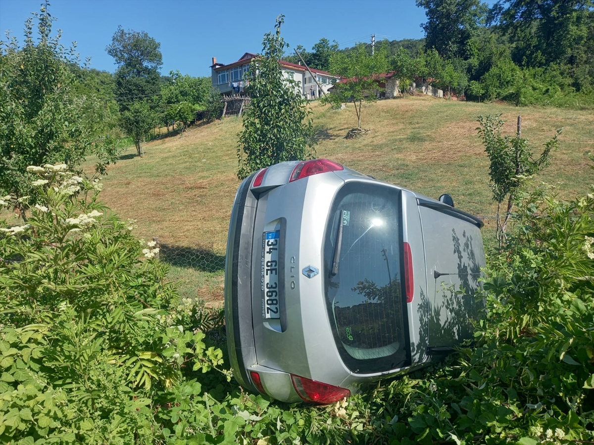 Sinop'ta Korkunç Kaza: Ağaçlık Alana Devrilen Otomobilde 3 Yaralı