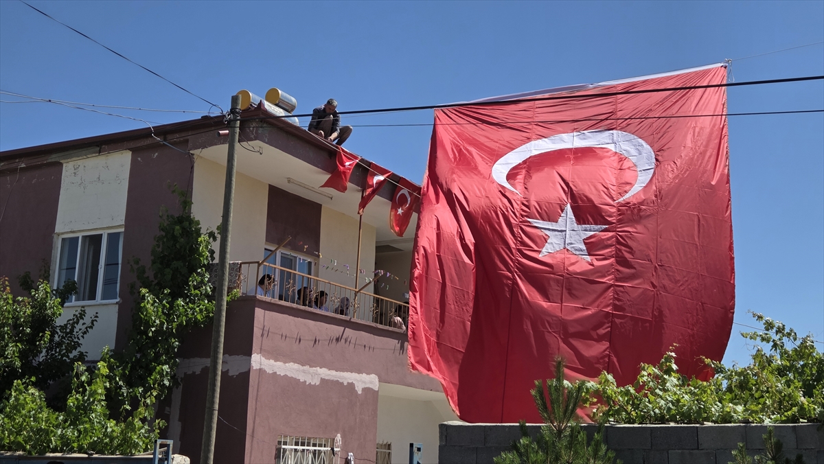 Şehit Uzman Çavuş Enver Yaman'ın Kahramanlık Destanı Niğde'ye Hüzün Getirdi