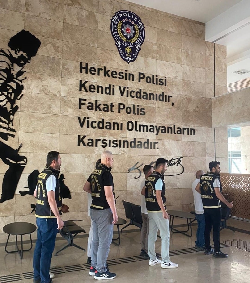 Antalya'da Sahte Belgeyle Emlak Satışına Polis Darbesi