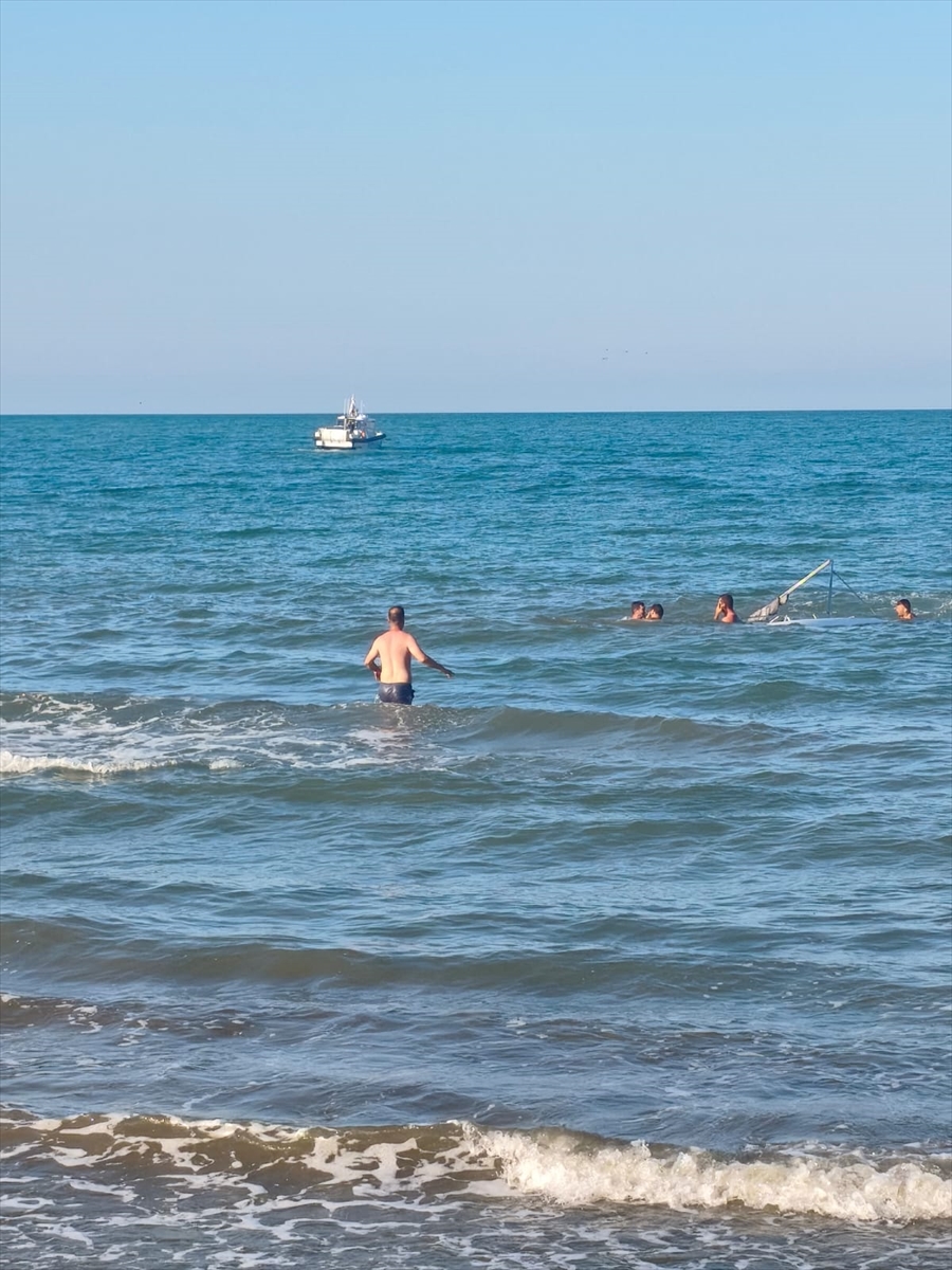 Samsun Açıklarında Alabora Olan Tekneden 5 Kişinin Dram Dolu Kurtuluşu