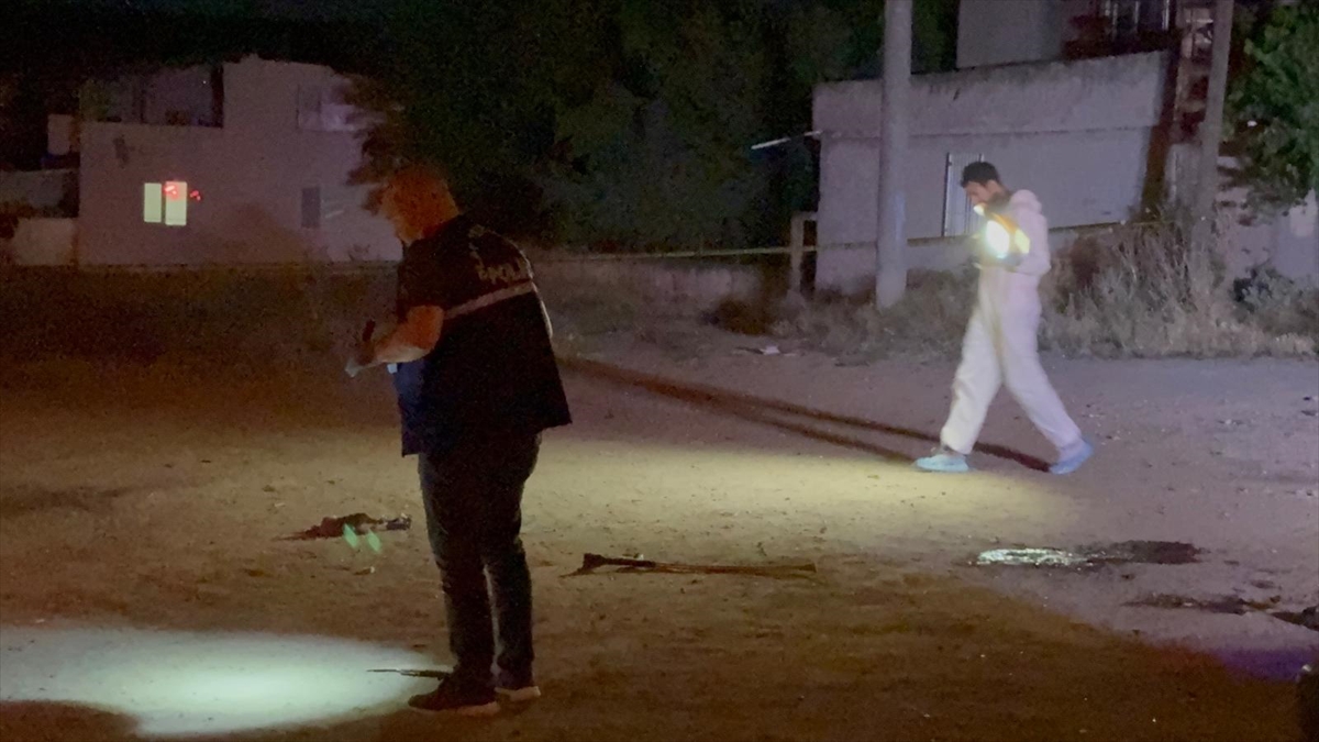 Tekirdağ Çorlu'da Sokak Ortasında Silahlı Saldırı Sonrası Kaos