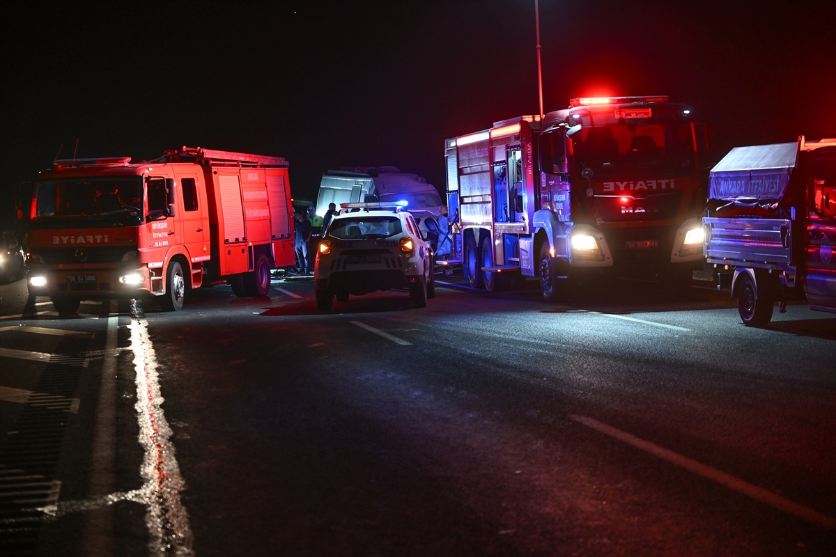 Ankara'da Minibüs ve Otomobil Çarpıştı: Üzücü Kaza 1 Can Aldı