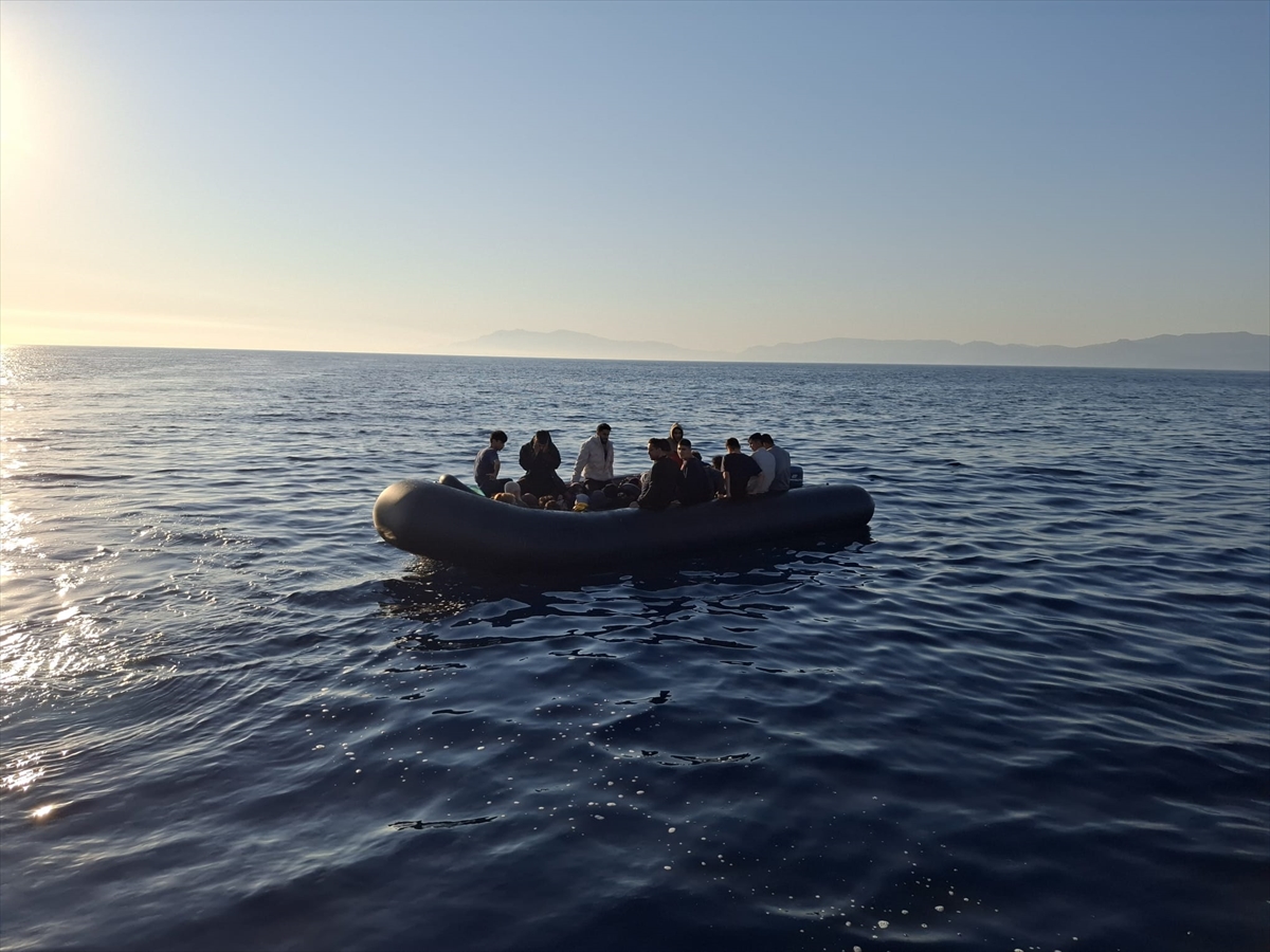 Çanakkale Kıyılarında Umut Operasyonu Düzensiz Göçmenler Kurtarıldı