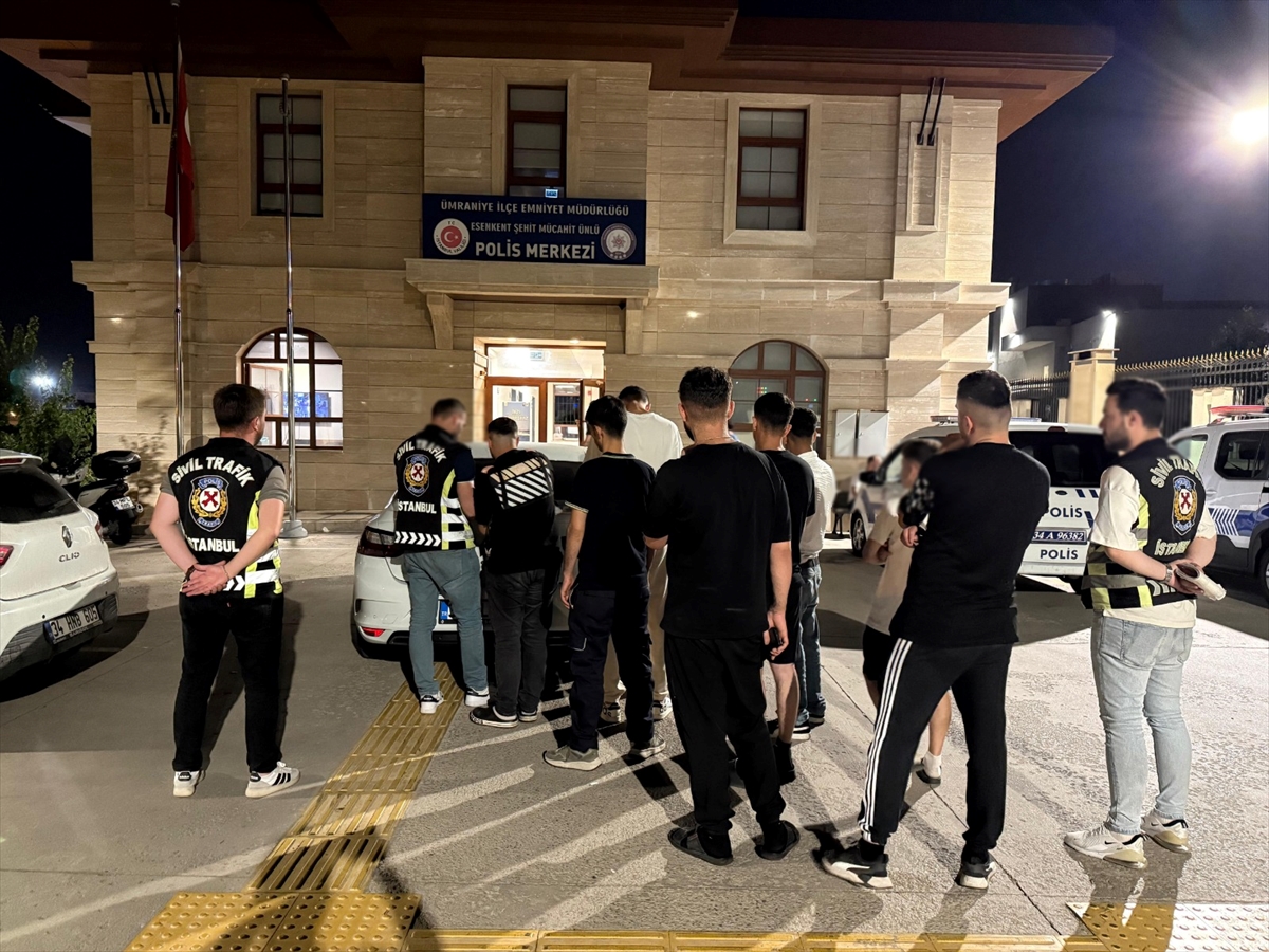 Ümraniye'de Trafiği Tehlikeye Atan Konvoy Sürücülerine Ağır Ceza