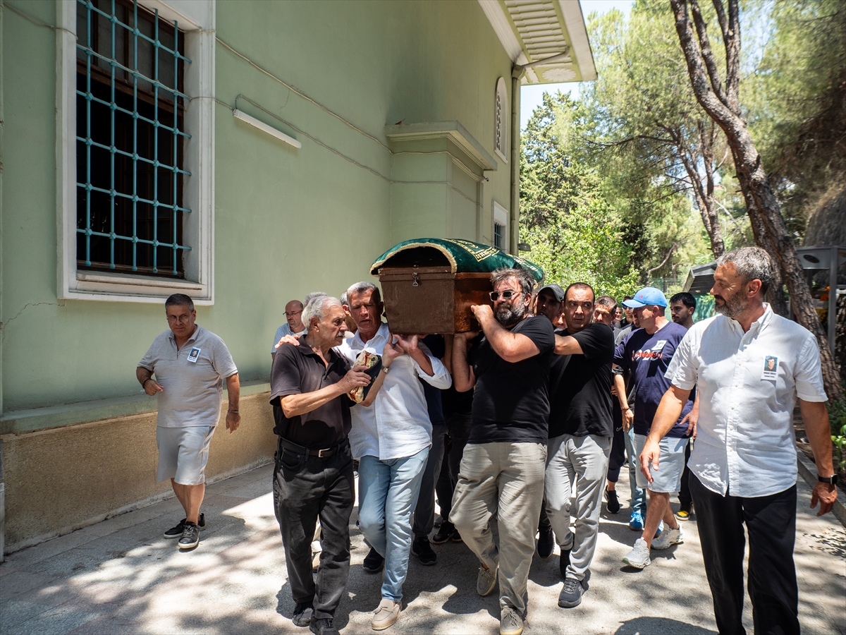 Türk Futbolunun Efsanesi Orhan Yüksel, İzmir'de Son Yolculuğuna Uğurlandı