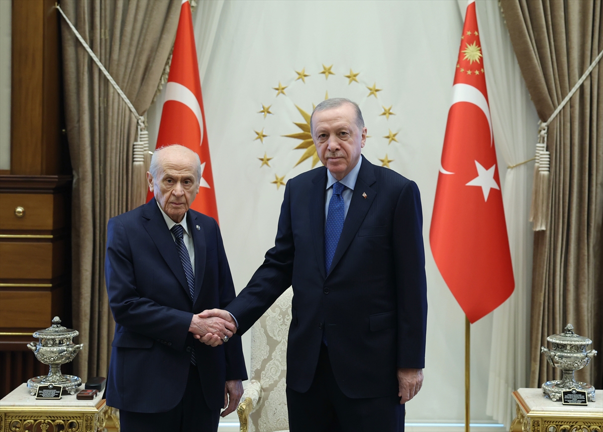 Cumhurbaşkanlığı Külliyesi'nde Önemli Ziyaret: Erdoğan ve Bahçeli'nin Görüşmesi