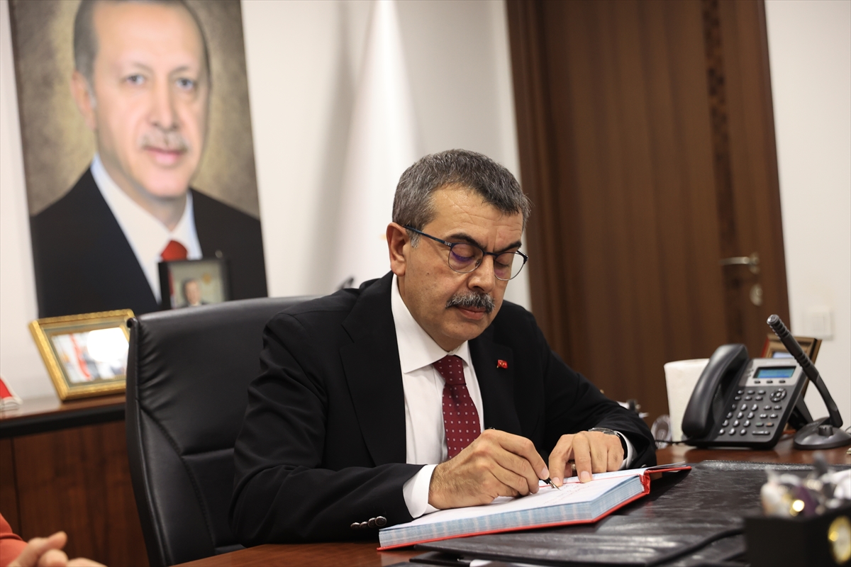 Milli Eğitim Bakanı Tekin Edirne'de Siyasi Temaslarda Bulundu