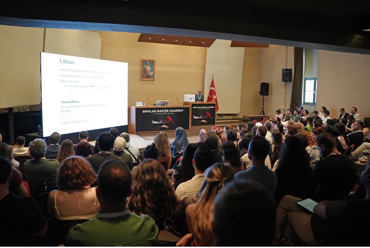 İstanbul'da Düzenlenen Bipolar Zirvesi Bilim Dünyasını Bir Araya Getirdi