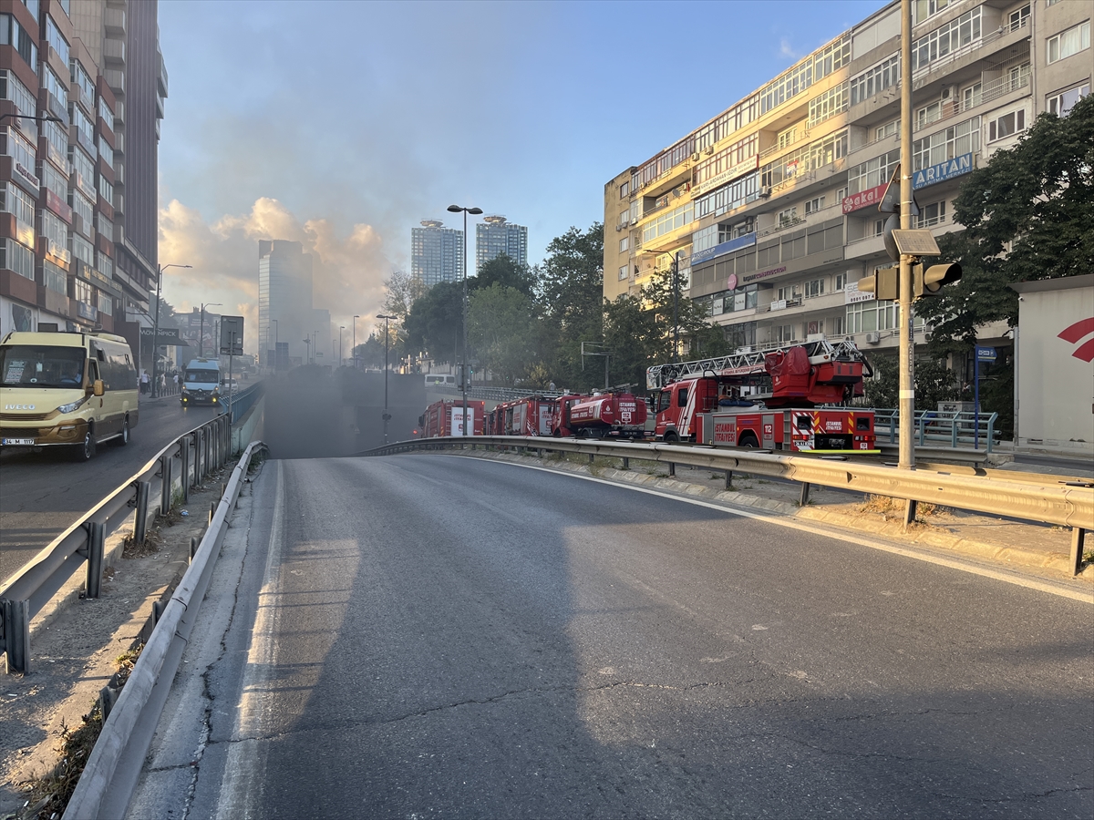 Beşiktaş'ta Halk Otobüsünde Yangın Paniği: İtfaiye Ekipleri Anında Müdahale Etti