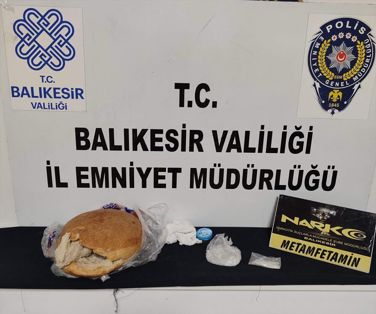 Balıkesir'de Ekmeğin İçinde Gizlenen Uyuşturucu Operasyonunda 3 Tutuklama