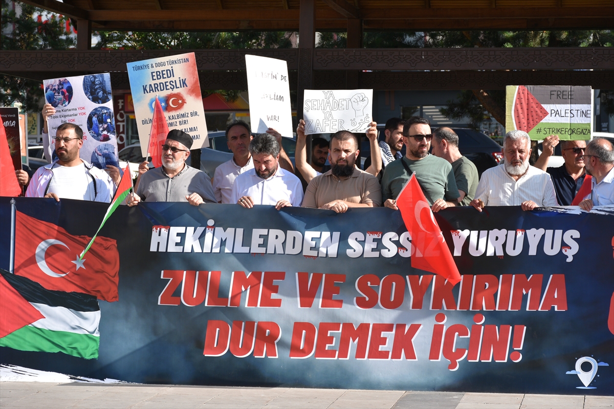 Erzurum'da Sağlık Çalışanlarından Gazze İçin 87 Haftalık Protesto Yürüyüşü