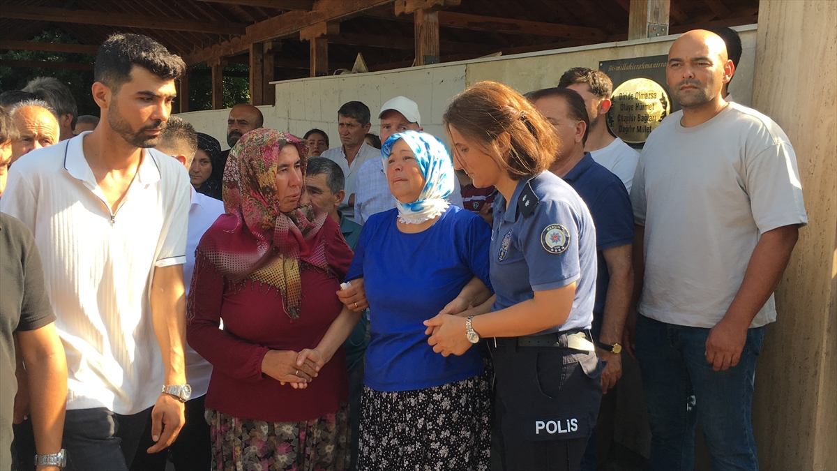 Mersin'deki Trafik Kazasında Hayatını Kaybeden Polis Memuruna Veda