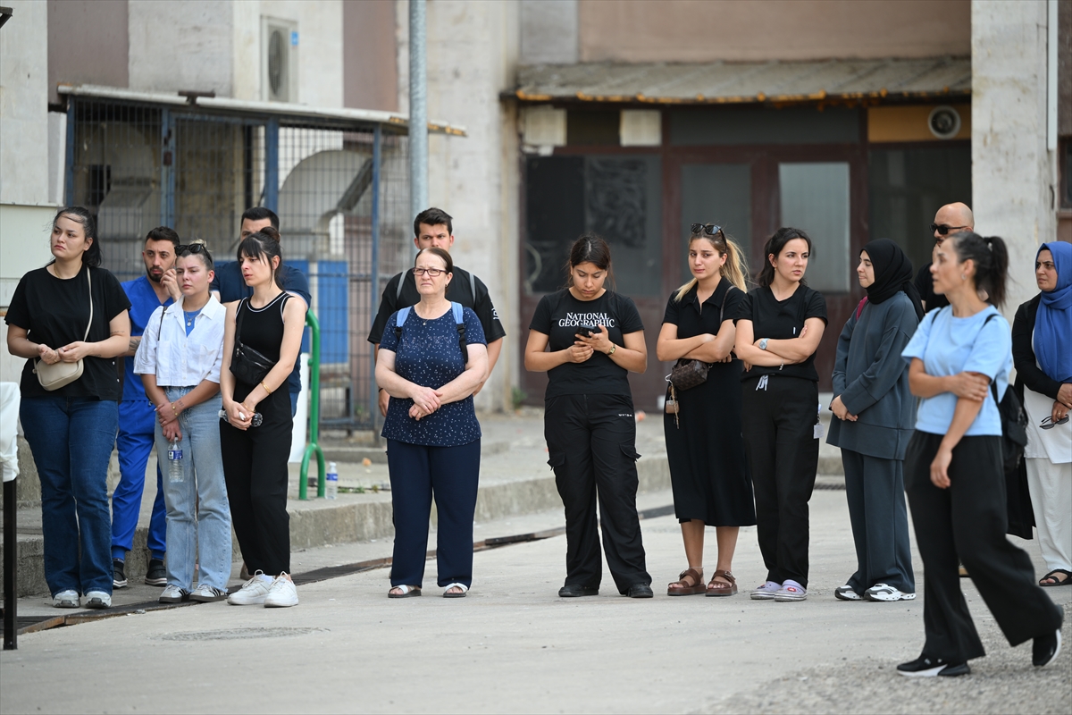 Edirne'de Meslektaşlarının Gözyaşlarıyla Uğurlanan Genç Hemşire