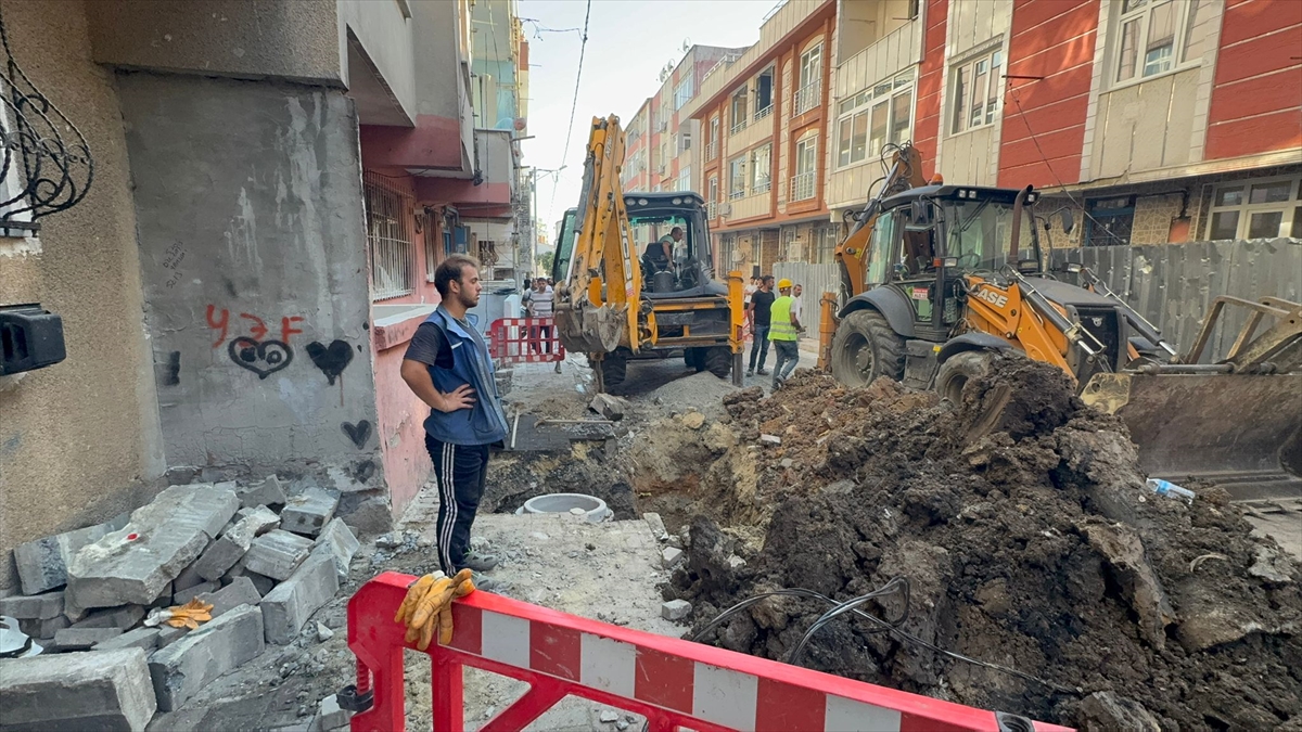 Küçükçekmece'de Altyapı Çalışmasında Yaşanan Patlama Korkuttu