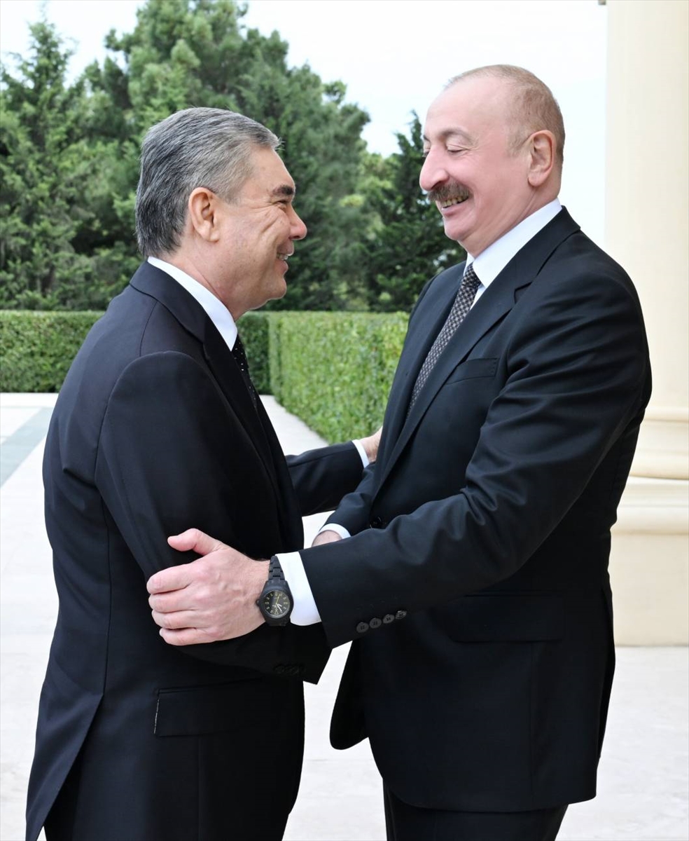 Azerbaycan ve Türkmenistan Liderlerinin Samimi Buluşması
