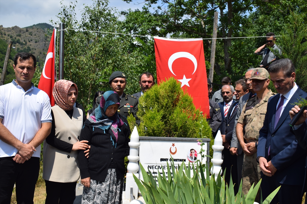 Gümüşhane'de Şehit Öğretmen Necmettin Yılmaz Gözyaşlarıyla Anıldı