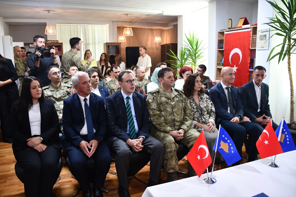 Türk Askerinden Kosova'da Kadınlar İçin Dikiş Atölyesi