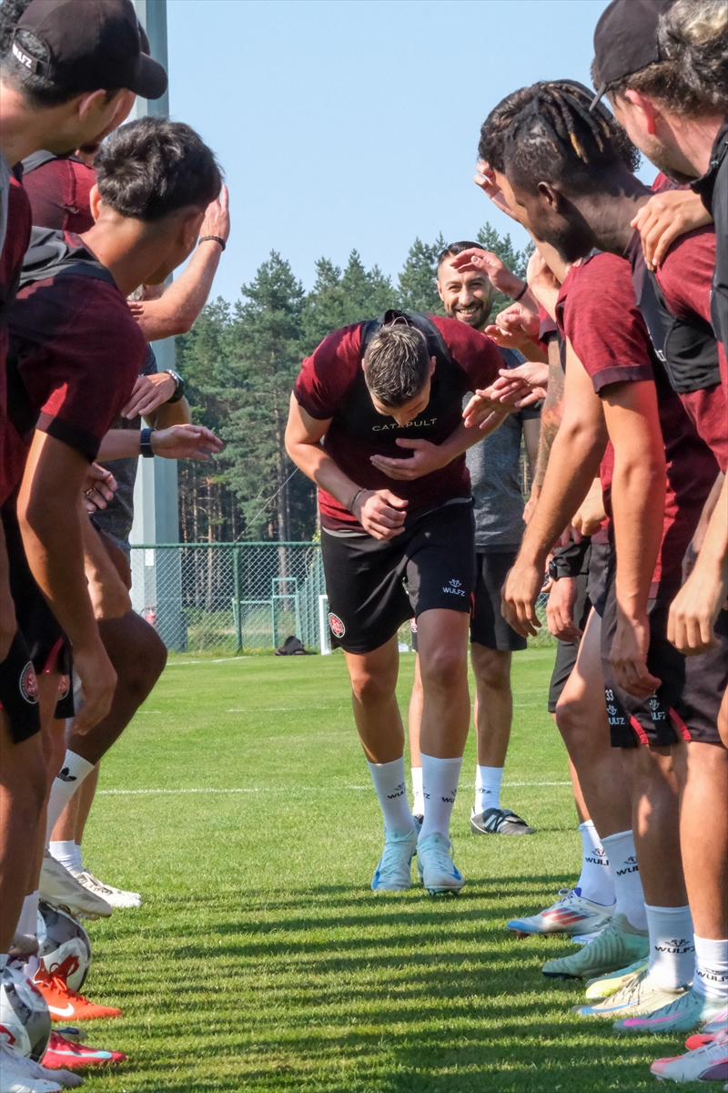 Fatih Kurucuk Fatih Karagümrük'e Geri Döndü: Transfer Detayları ve Taraftar Tepkileri