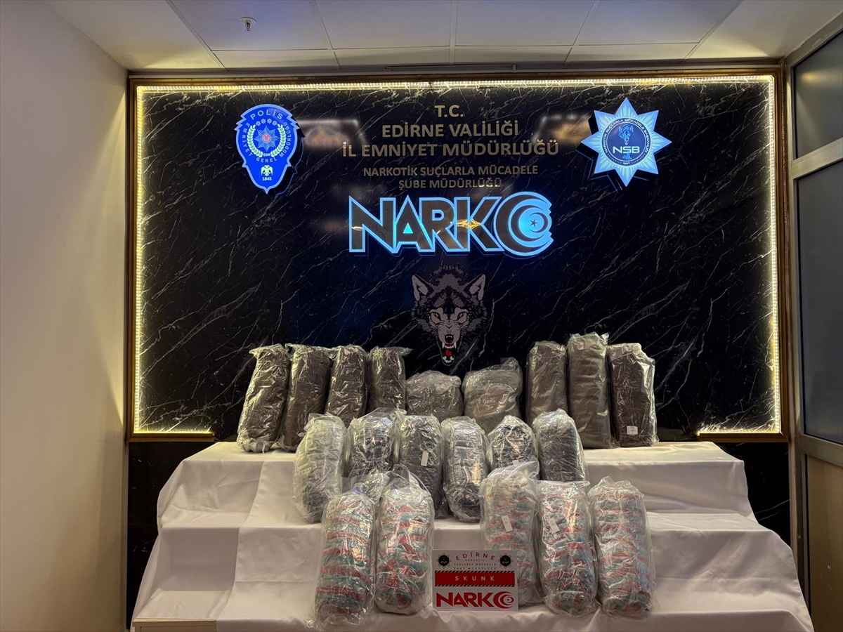 Edirne'deki Operasyonda Ele Geçen Uyuşturucu ve Yakalanan Şüpheliler