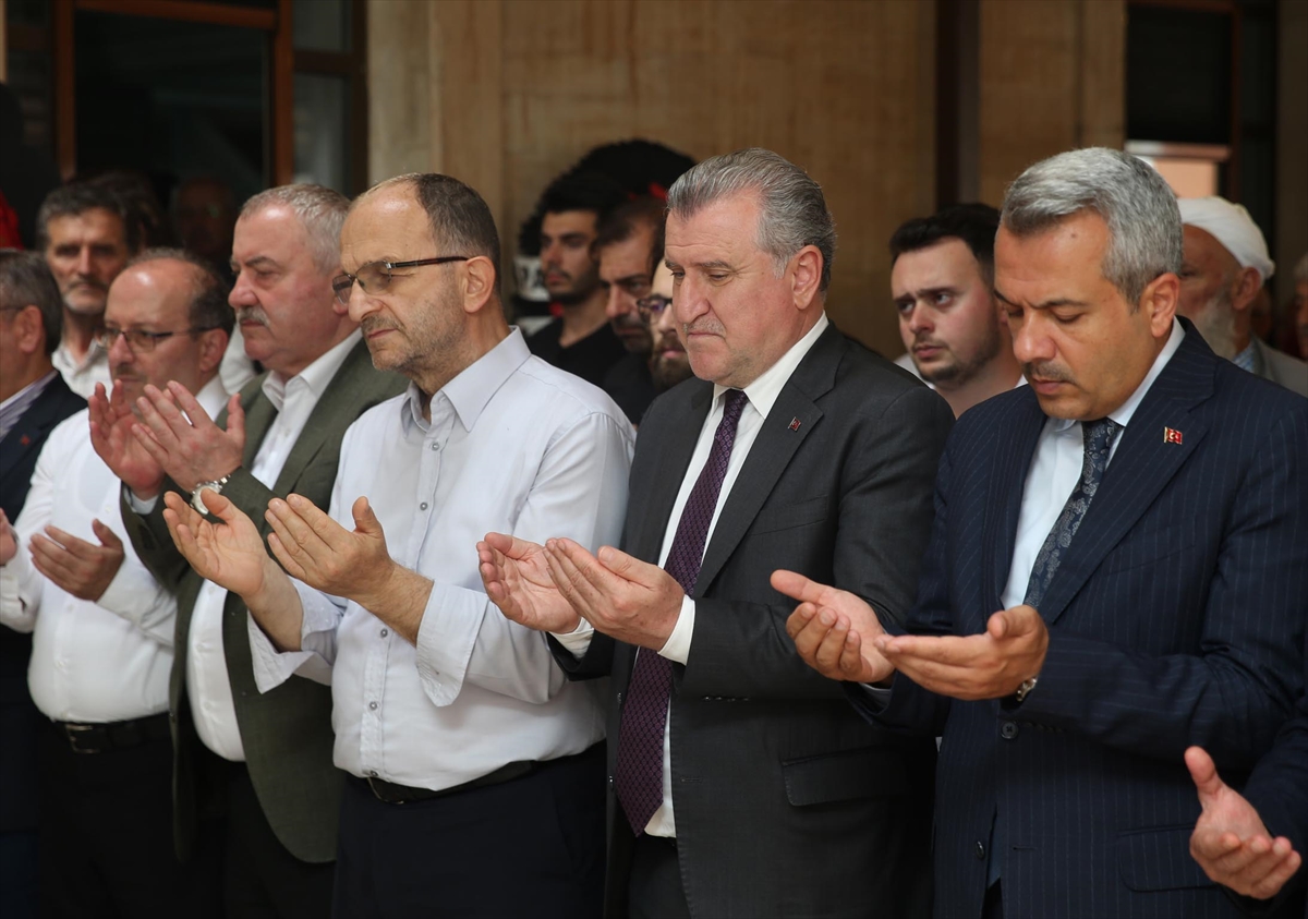 Gençlik ve Spor Bakanı Osman Aşkın Bak, Rize'de Duygusal Anlar Yaşadı