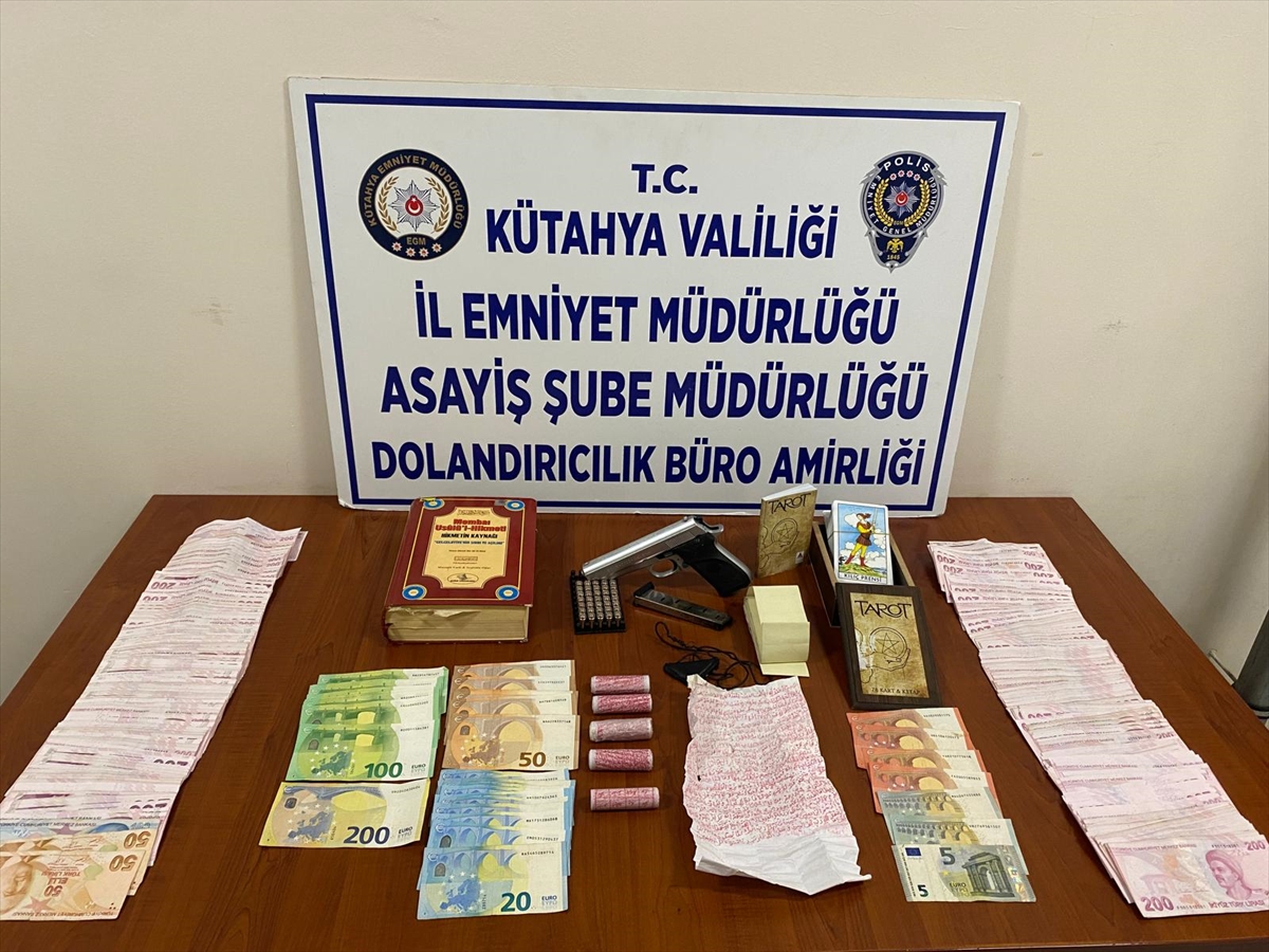 Kütahya'da Büyücülükle Dolandırıcılık İddiasıyla Operasyon: 5 Tutuklama