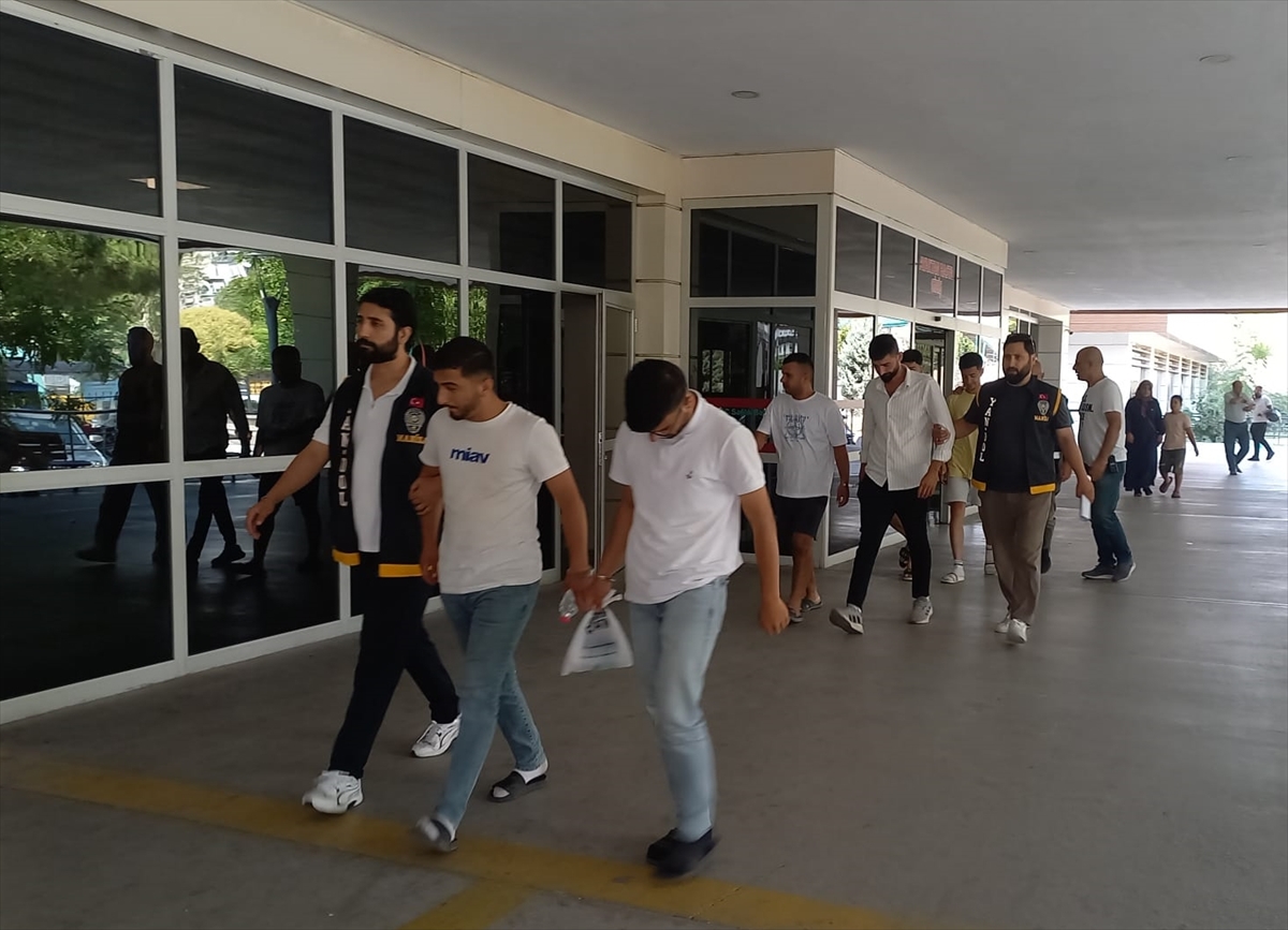 Manisa'da Sahte Savcı ve Polis Dolandırıcıları Tutuklandı