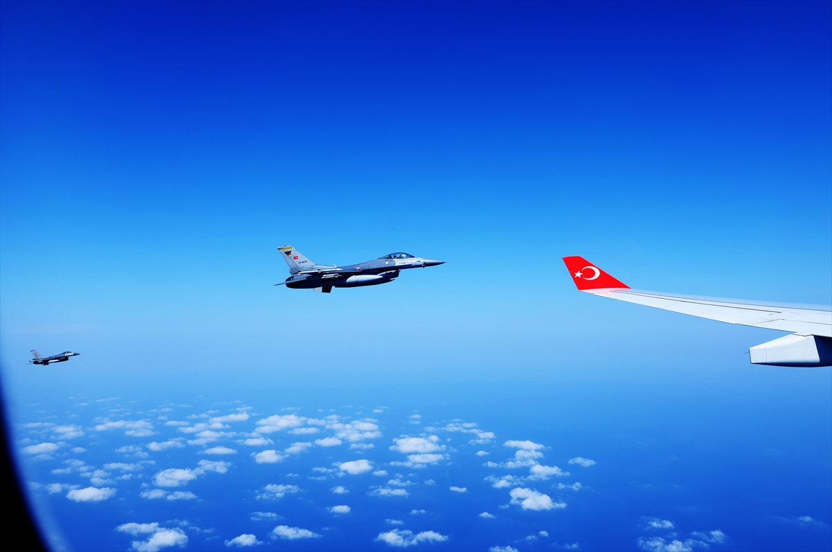 Cumhurbaşkanı Erdoğan'ın KKTC Ziyaretine F-16 Karşılama Uçuşu