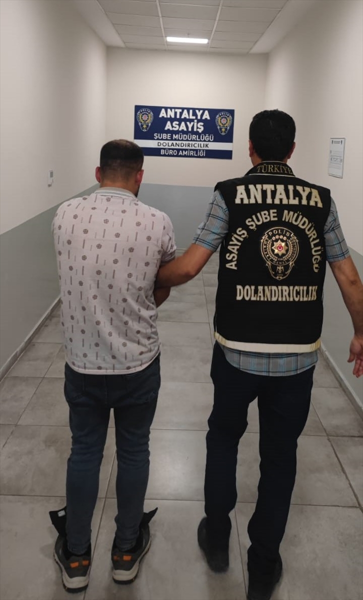 Antalya'da Sahte İstihbarat Görevlisi Dolandırıcılık Operasyonuyla Tutuklandı
