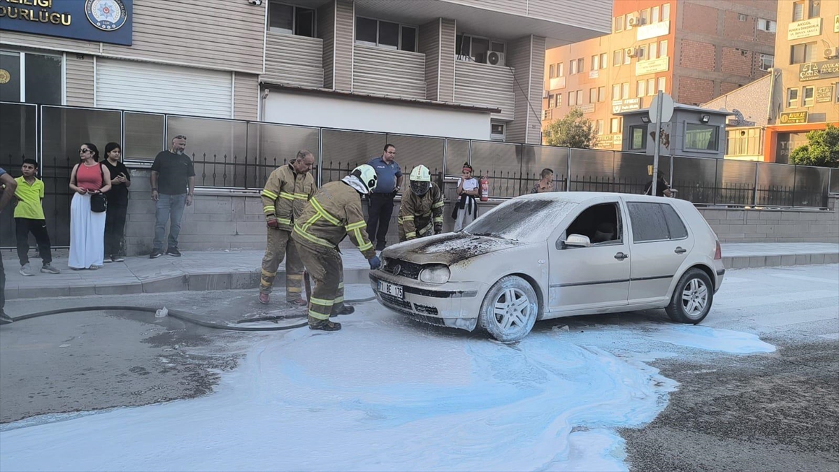 Kırıkkale'de Seyir Halindeki Araç Alev Aldı Korkutan Anlar Yaşandı