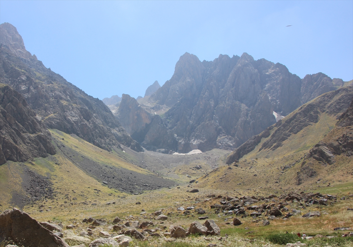 Hakkari'nin Güzellikleri Dosso Dossi ile Dünya Sahnesine Taşınıyor