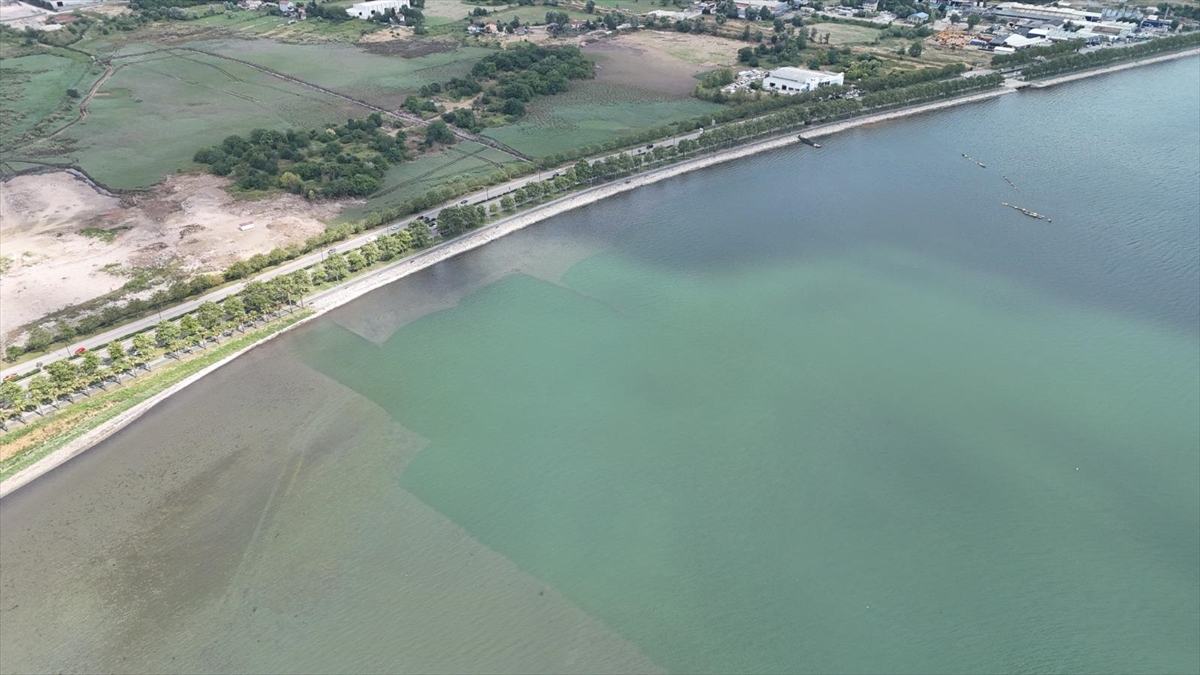 İzmit Körfezi'nde Dev Çamur Temizliği Projesi Hızla İlerliyor