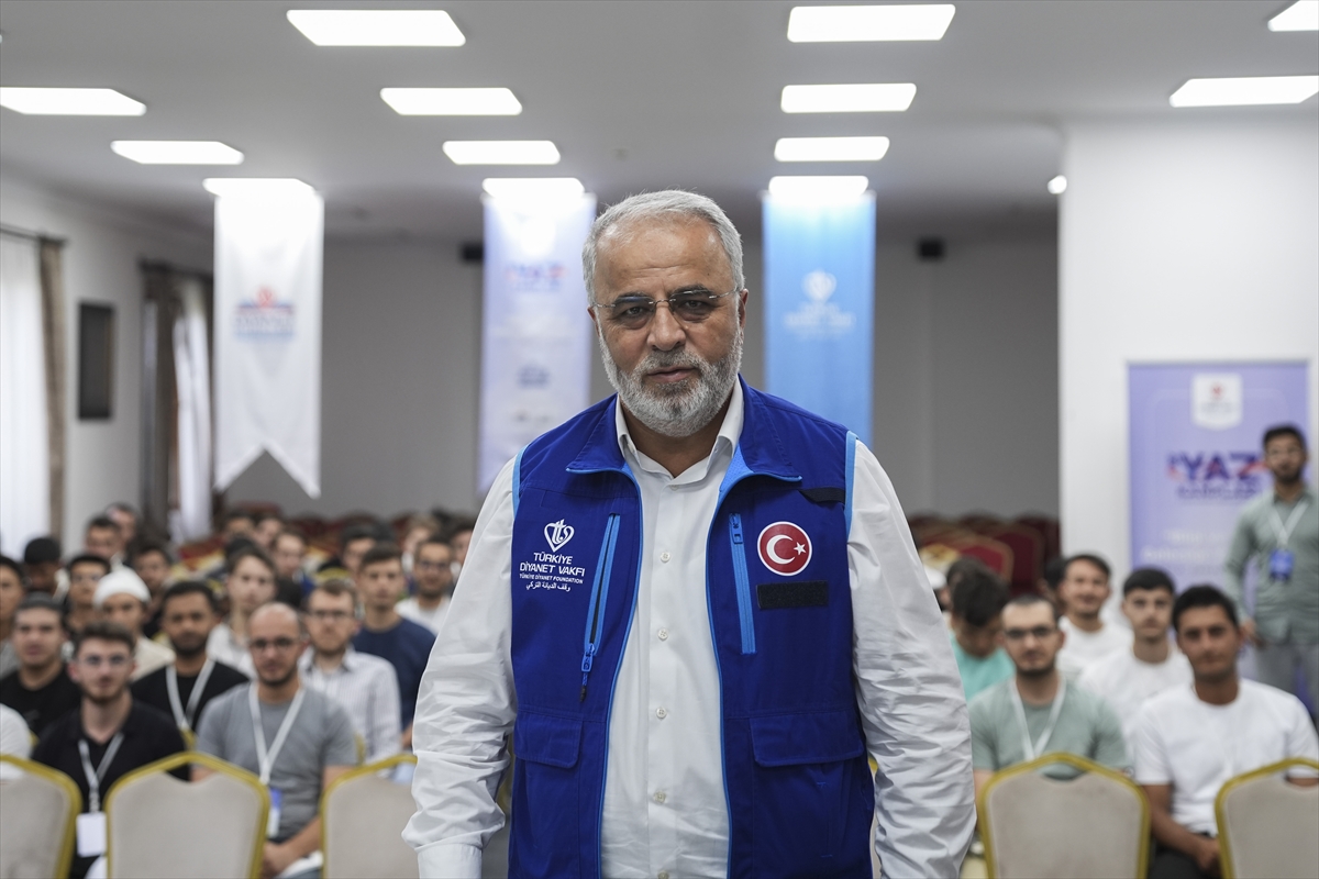 Diyanet İşleri Başkan Yardımcısı Burhan İşliyen Gençlerle Yaz Kampında Buluştu