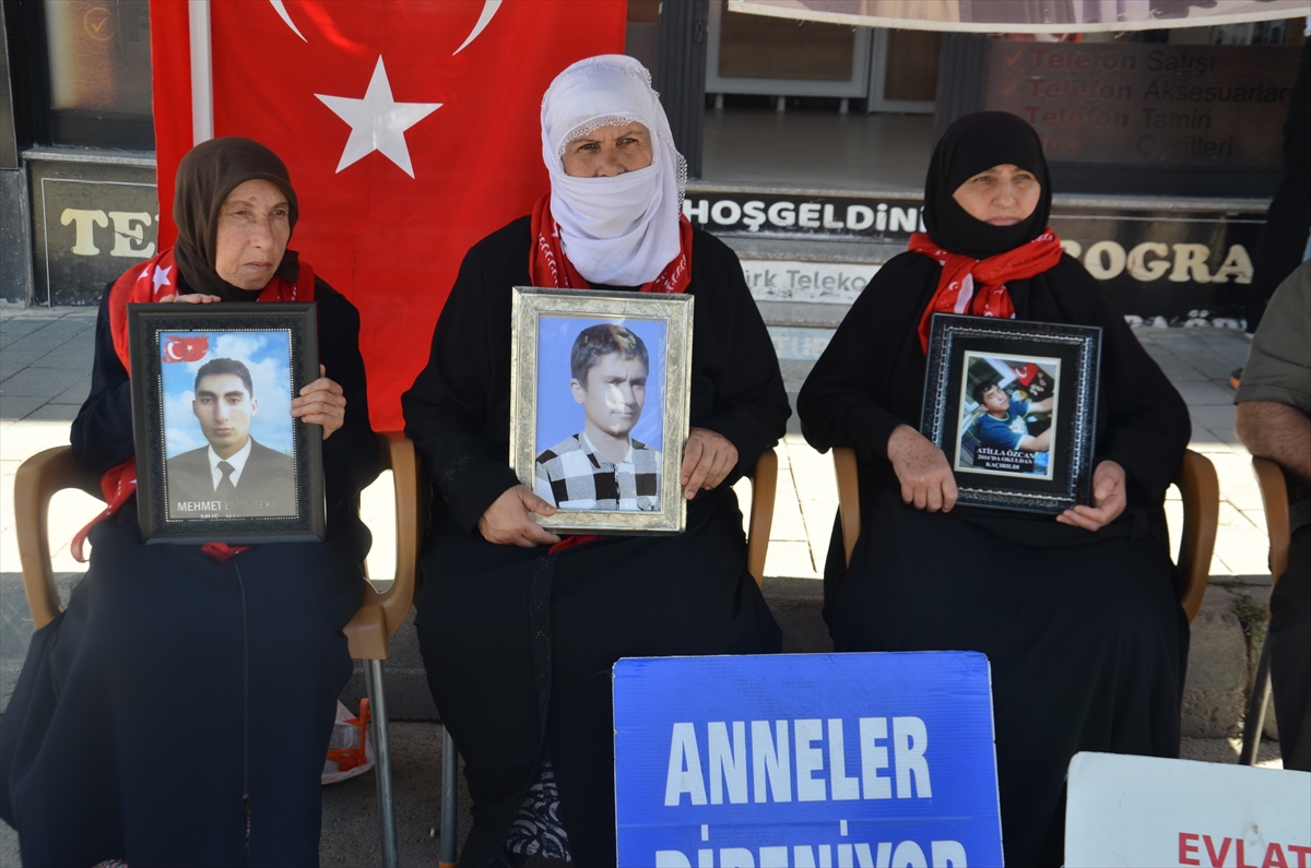 Muş'ta Aileler Evlatlarına Kavuşmak İçin Mücadeleye Devam Ediyor