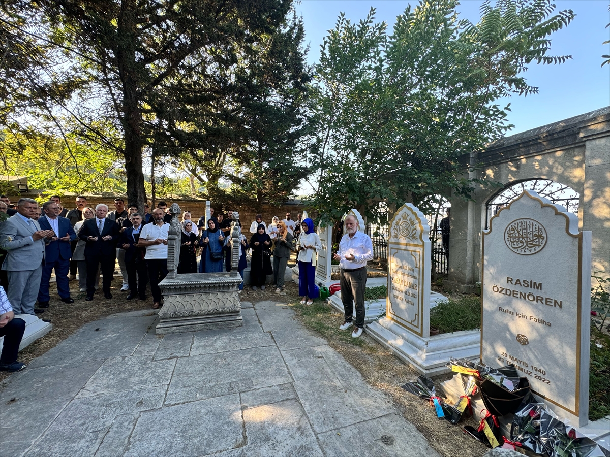 Edebiyatın İz Bırakan İsmi Rasim Özdenören, Anıt Kabri Başında Anıldı