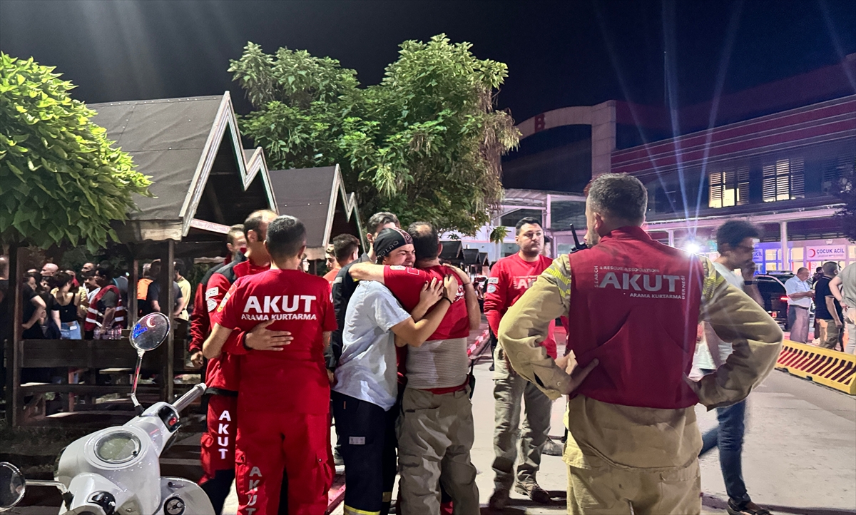 Eskişehir'deki Yangında Hayatını Kaybedenlerin Cenazeleri Afyonkarahisar'a Getirildi