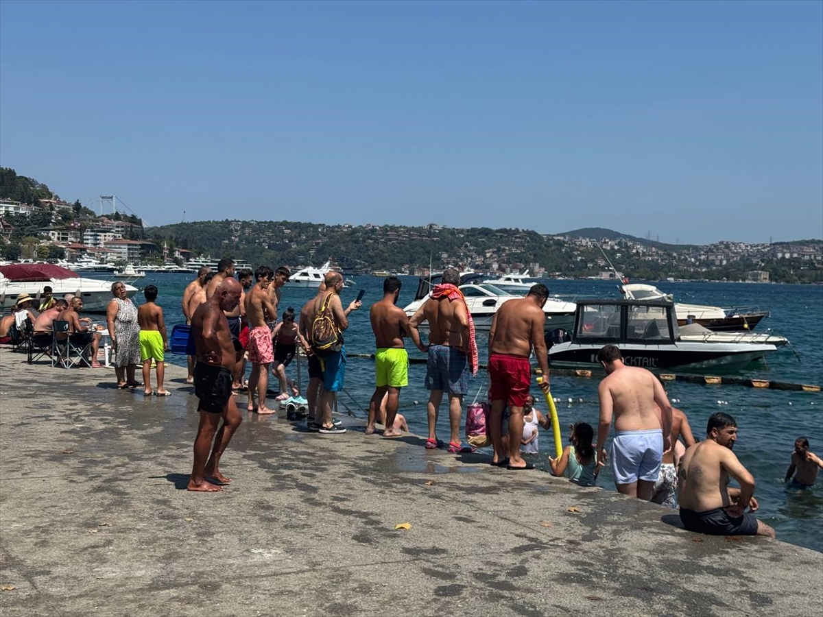 İstanbul'da Kavurucu Sıcaklarla Mücadele: Sahiller ve Parklar Kaçış Noktası Oldu