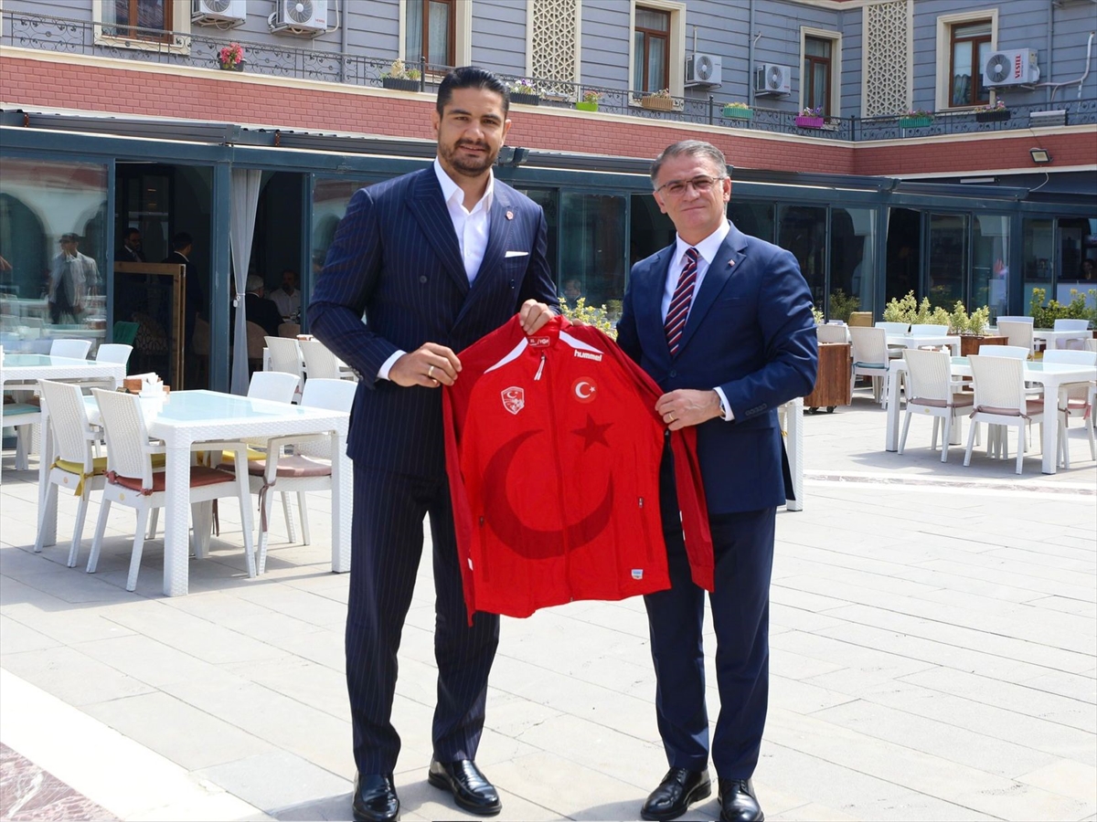 Türkiye Güreş Federasyonu Başkanı Taha Akgül Van'da Yeni Hedefler Belirledi