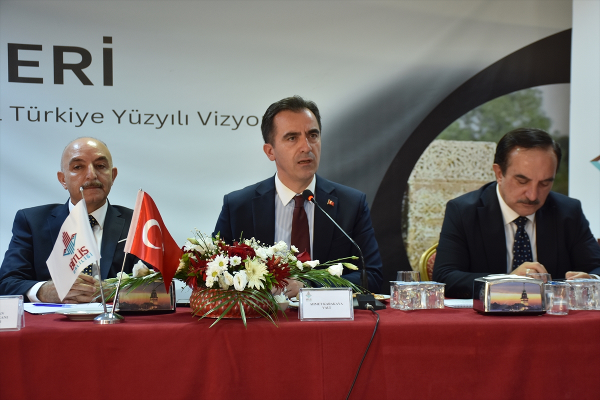 Bitlis'te Türkiye Sohbetleri Buluşması Gelecek Vizyonunu Ortaya Koydu