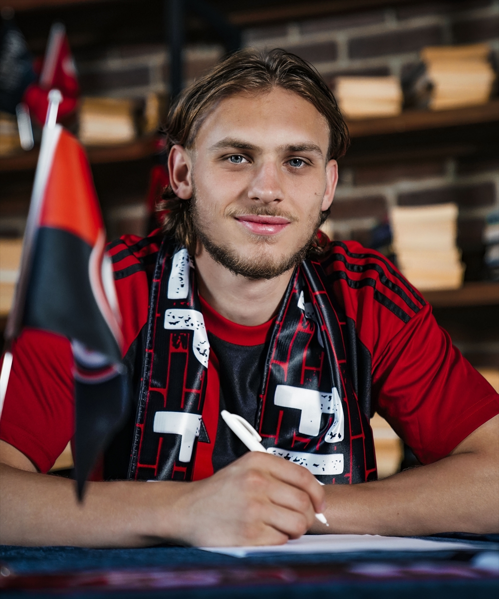 Gaziantep FK'nin Yeni Transferi Enver Kulasin Tanıtıldı