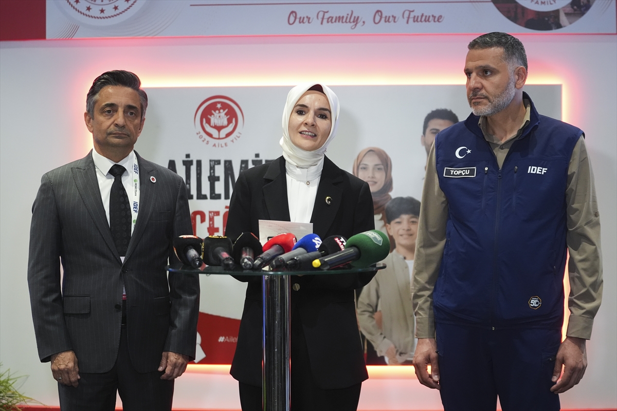 Bakan Göktaş'ın IDEF 2025 Ziyaretinde Savunma Sanayisine Dair Önemli Mesajlar