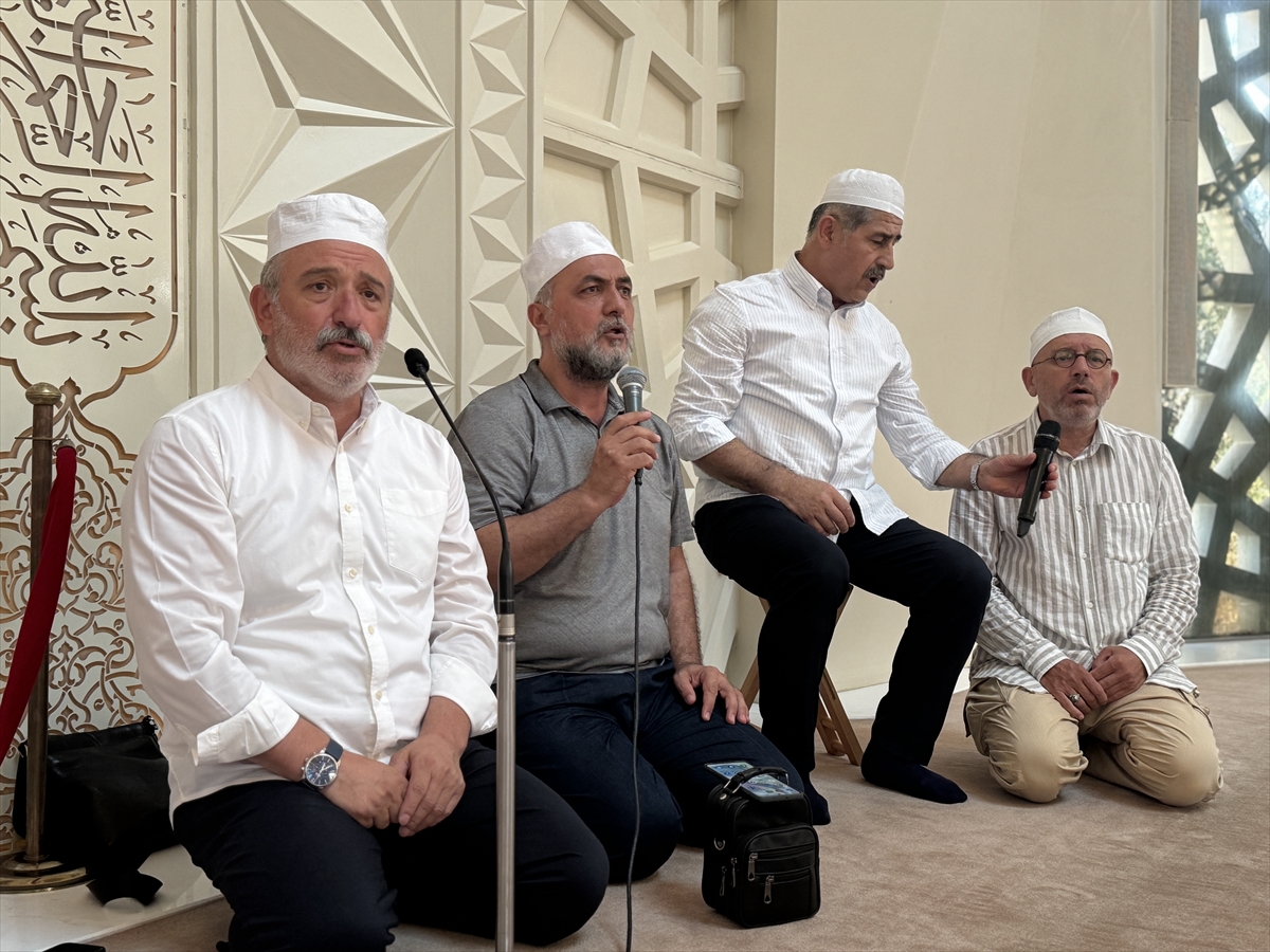 İslam Tarihçisi Prof. Dr. Mustafa Sabri Küçükaşcı'nın Anısına Özel Mevlit Programı Düzenlendi