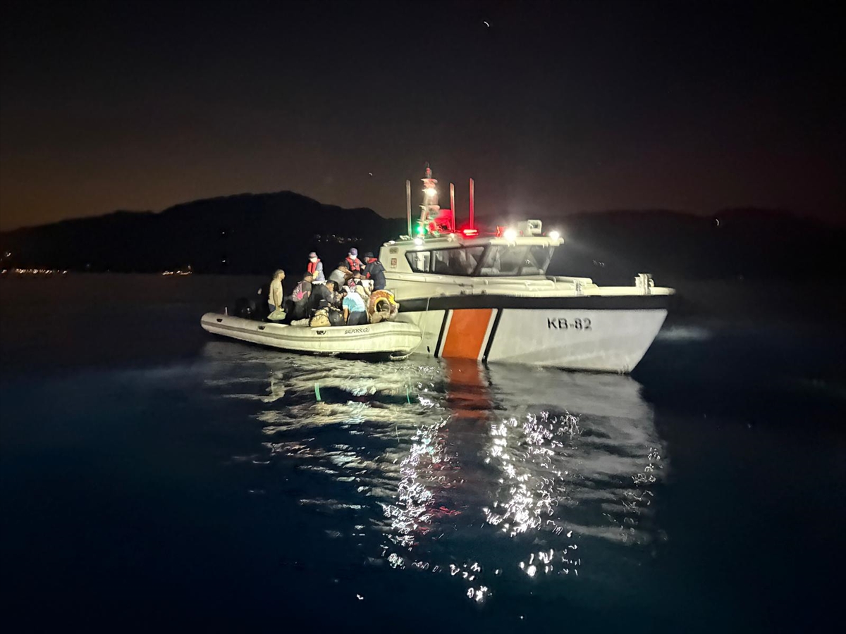 Muğla'nın Fethiye Kıyılarında 33 Göçmen Kurtarıldı