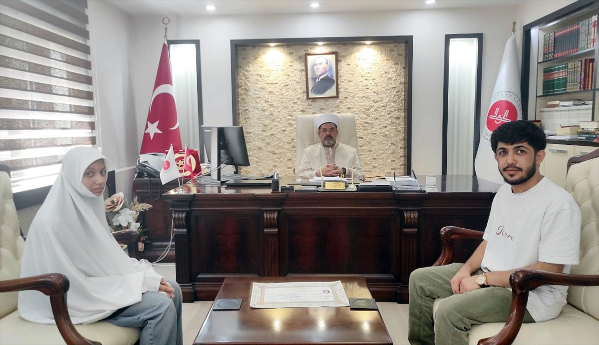 Çekyalı Kadın Müslüman Oldu ve Sima İsmini Seçti