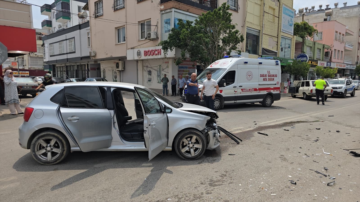 Adana'da Trafik Kazasında Yaralanan Adam Güvenlik Kamerasında