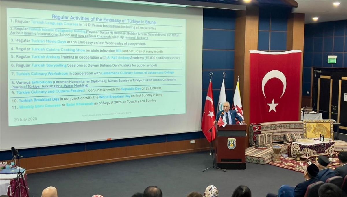 Brunei Darusselam Üniversitesinde Türkiye'nin Zengin Kültürü Tanıtıldı