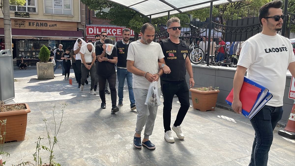 Eskişehir’de Sahtecilik Operasyonu: Beş Şüpheli Tutuklandı