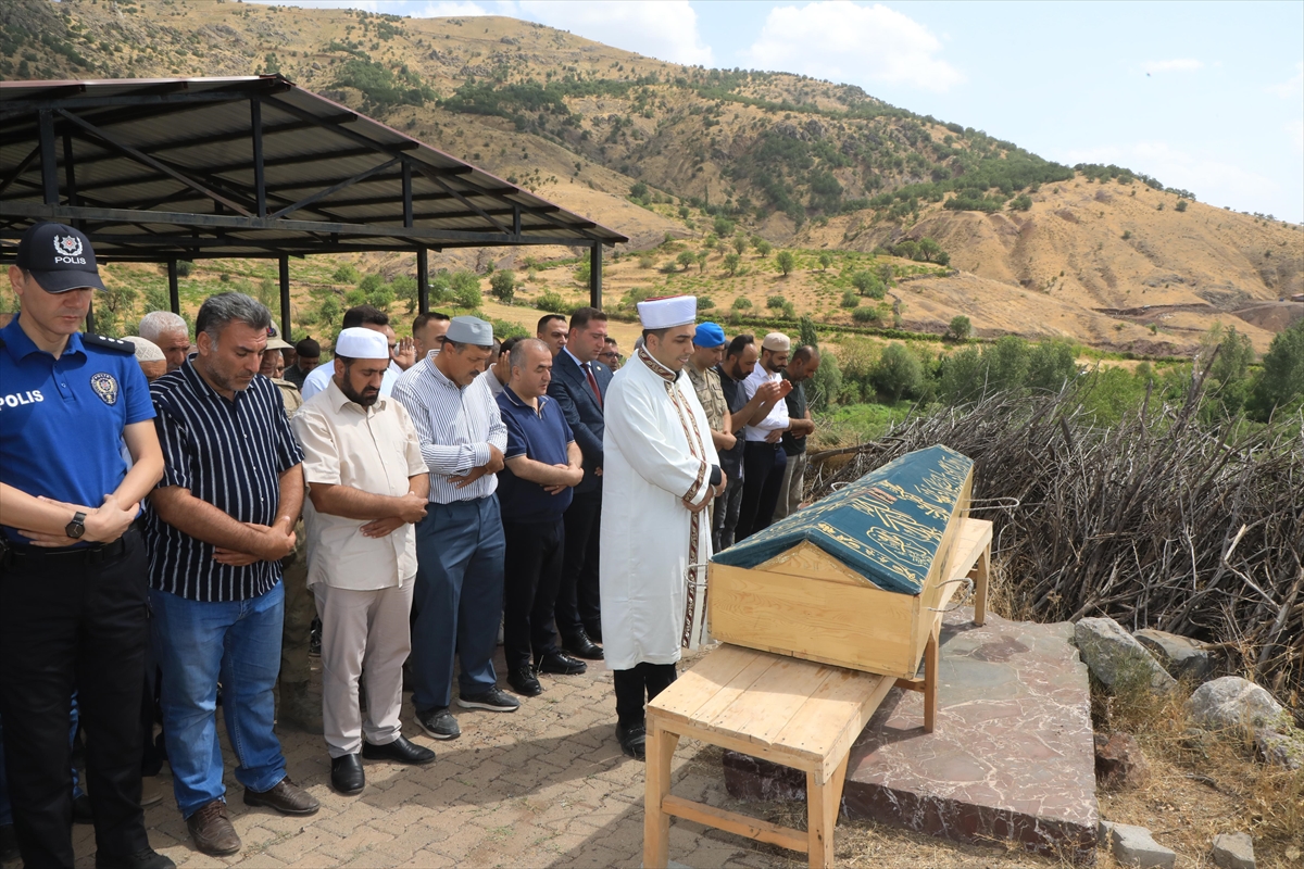 Elazığ'da Maden Ocağındaki Göçük: Hayatını Kaybeden İşçi Son Yolculuğuna Uğurlandı